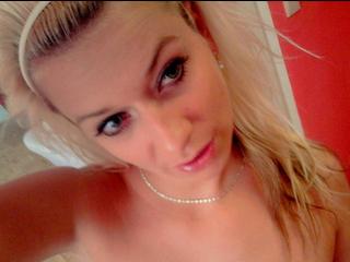 Liena - Bin eine junge und wilde Frau.